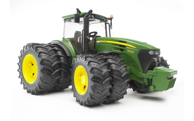 Bruder John Deere 7930 with Twin Tyres