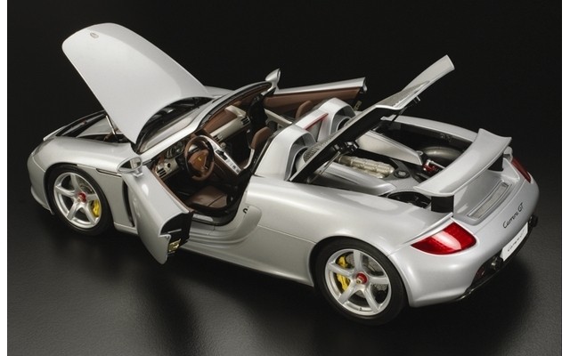 Tamiya 1/12 Porsche Carrera GT (Silver)