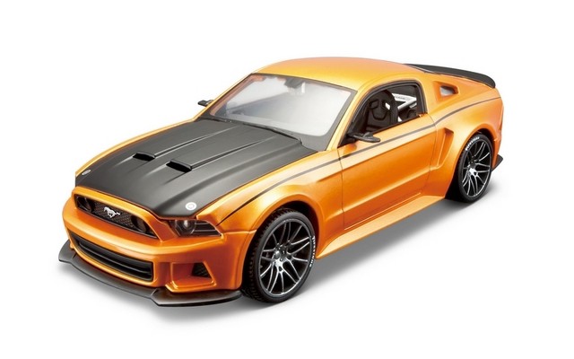 Maisto 1/24 Ford Mustang GT 2014 Street Racer (Kit)